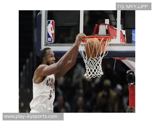 莫布里表现出色12投7中收获17分10篮板5助攻2盖帽助球队稳定胜利